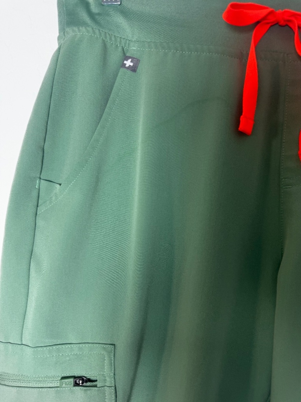 FIGS Jade Catarina Scrub Top Zamora Joggers Set Medium Green Nurse Scrubs - Picture 9 of 14